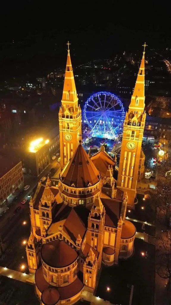 Panorama Loft@Cathedral Lägenhet Szeged Exteriör bild